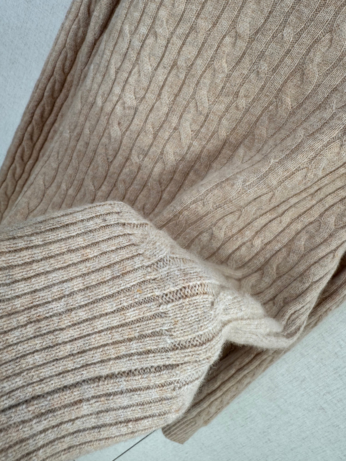Loro 25fw leisure sweater