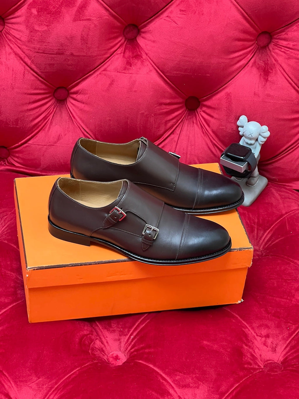CD leather shoes