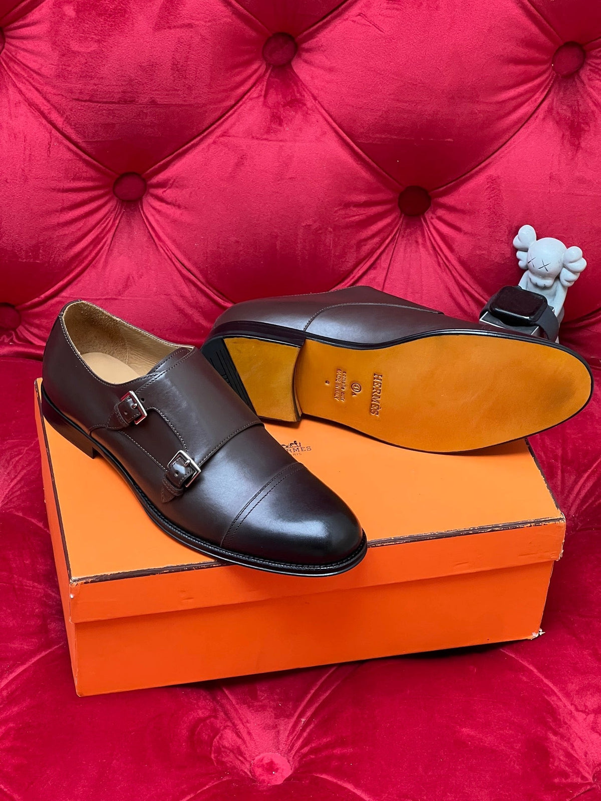 CD leather shoes