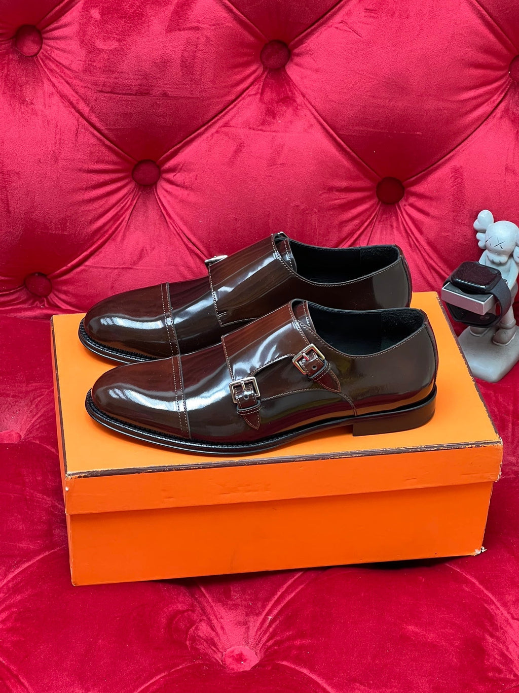 CD leather shoes