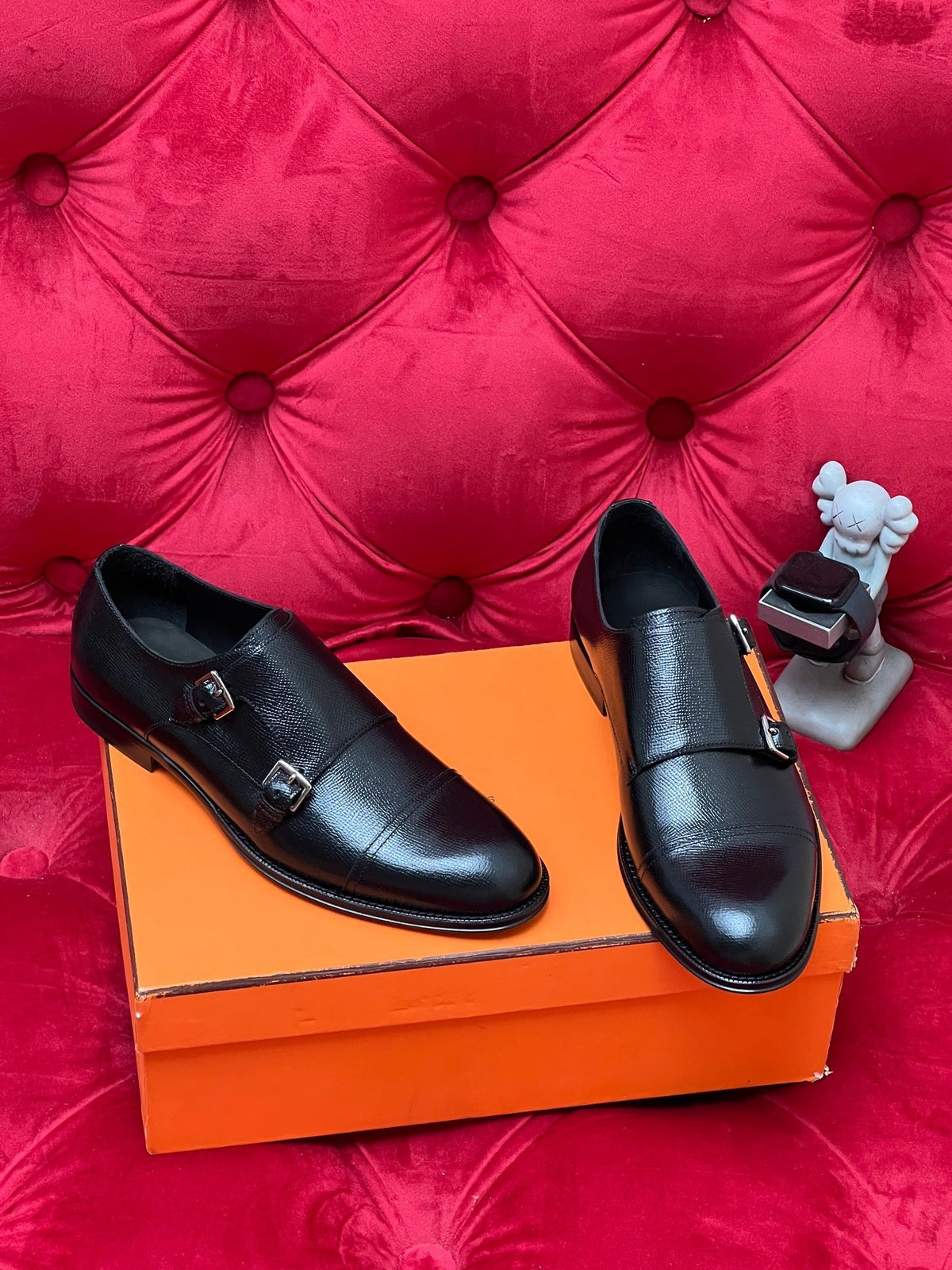 CD leather shoes