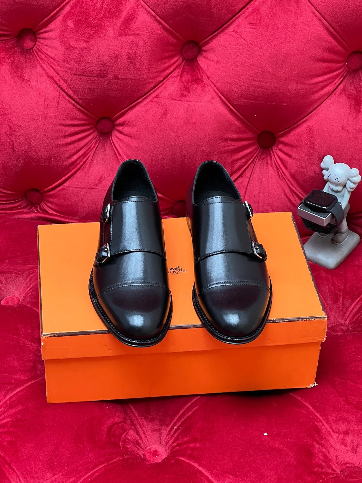 CD leather shoes