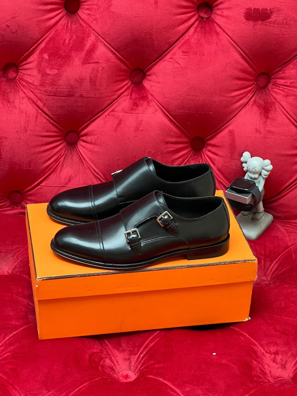 CD leather shoes