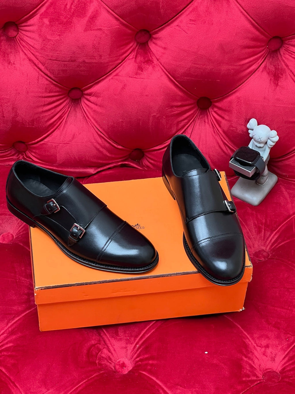 CD leather shoes