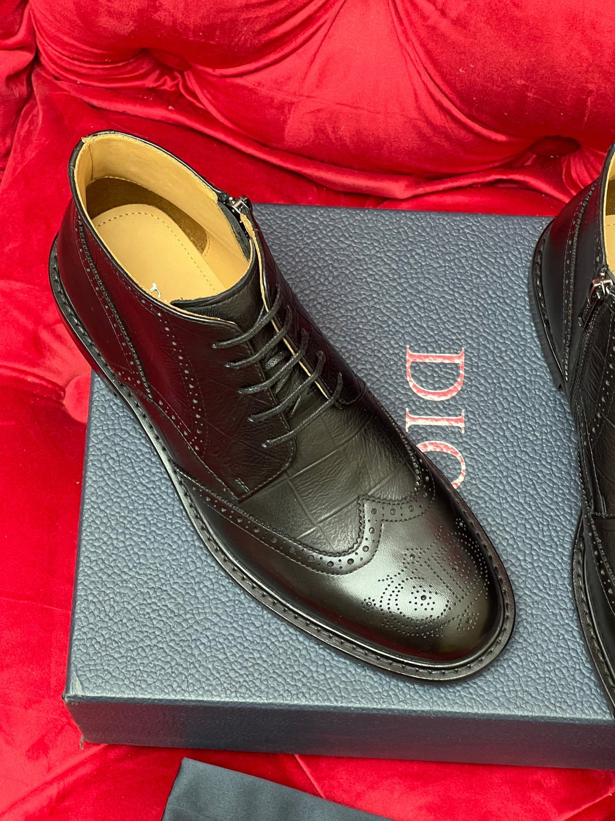 CD leather shoes