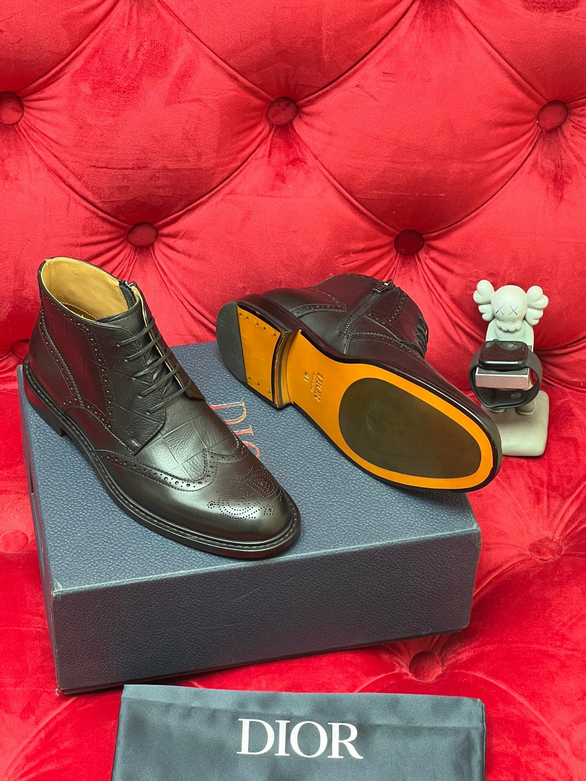 CD leather shoes