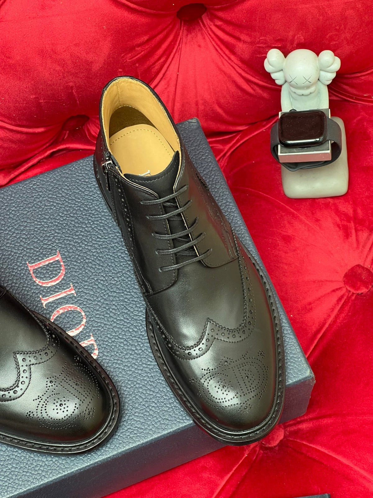 CD leather shoes