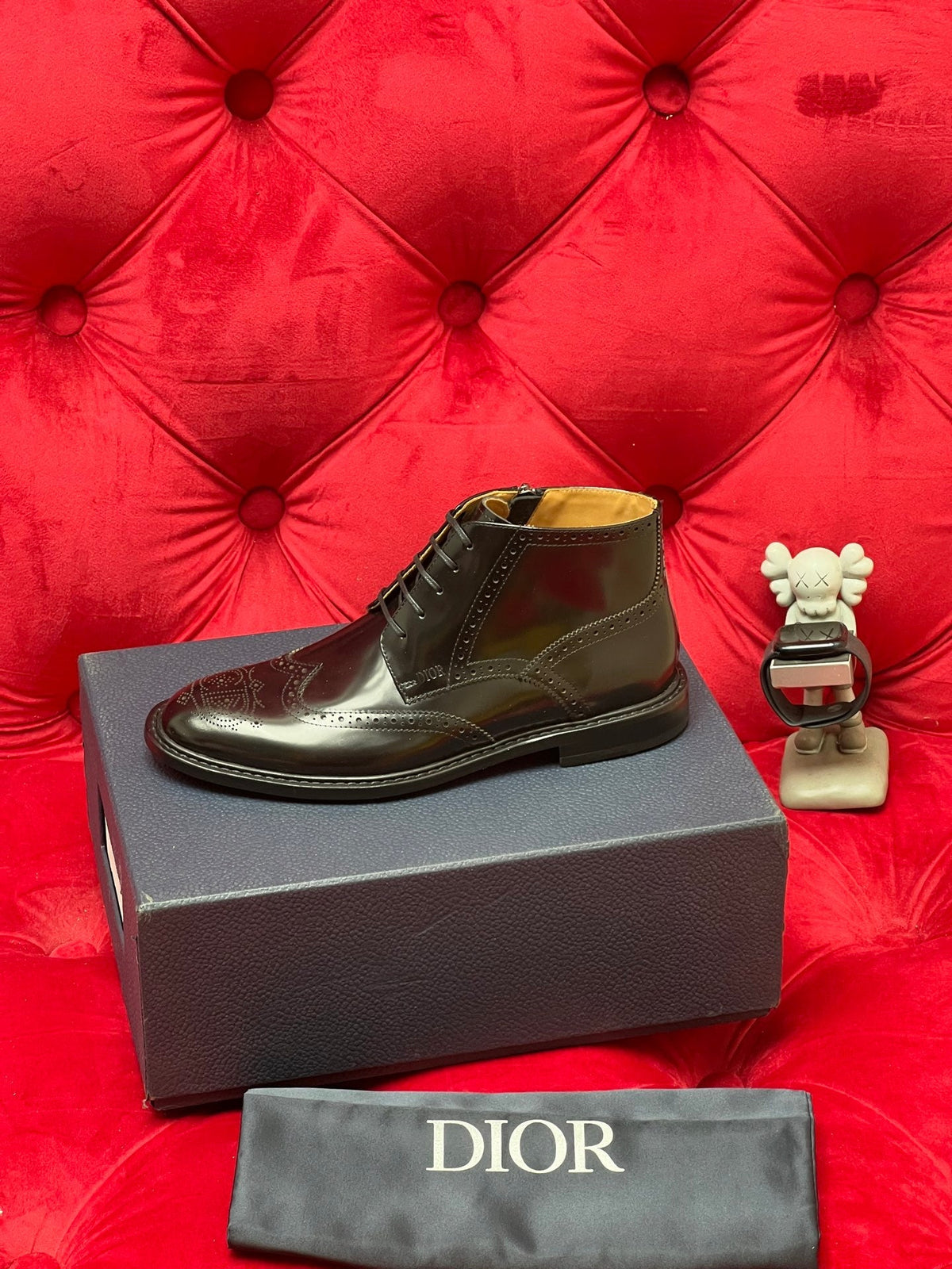 CD leather shoes