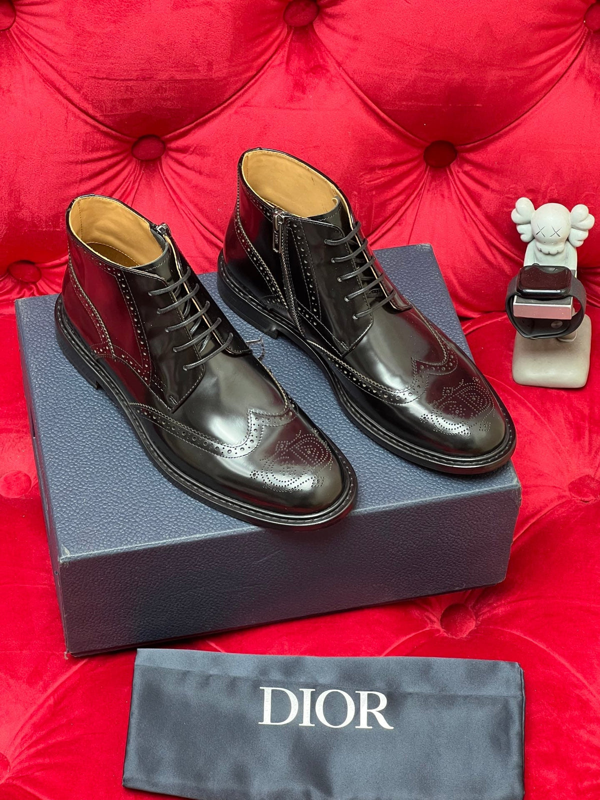 CD leather shoes