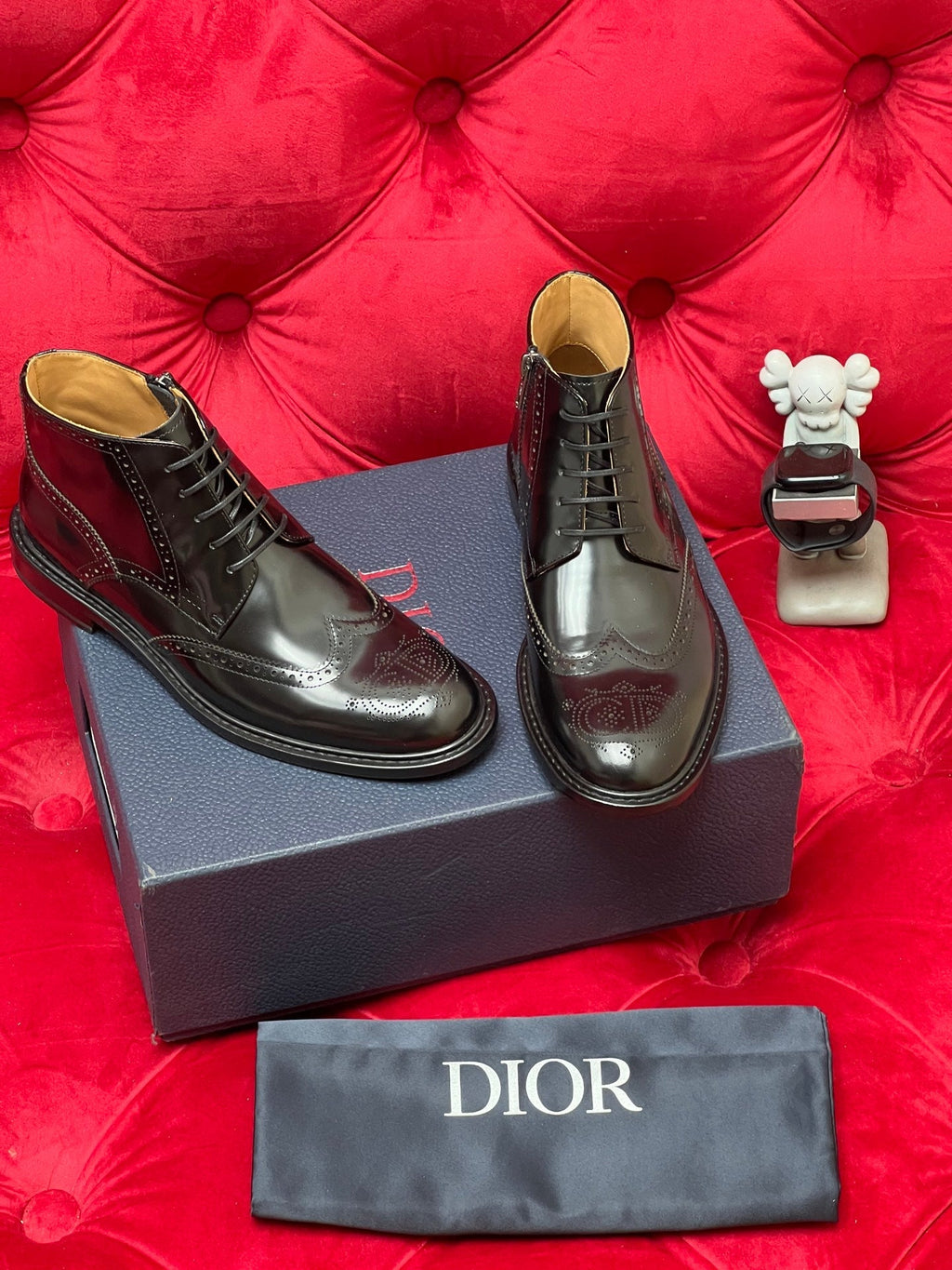 CD leather shoes