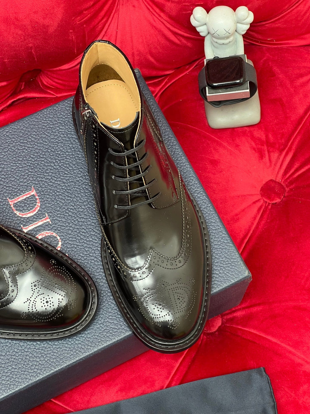 CD leather shoes