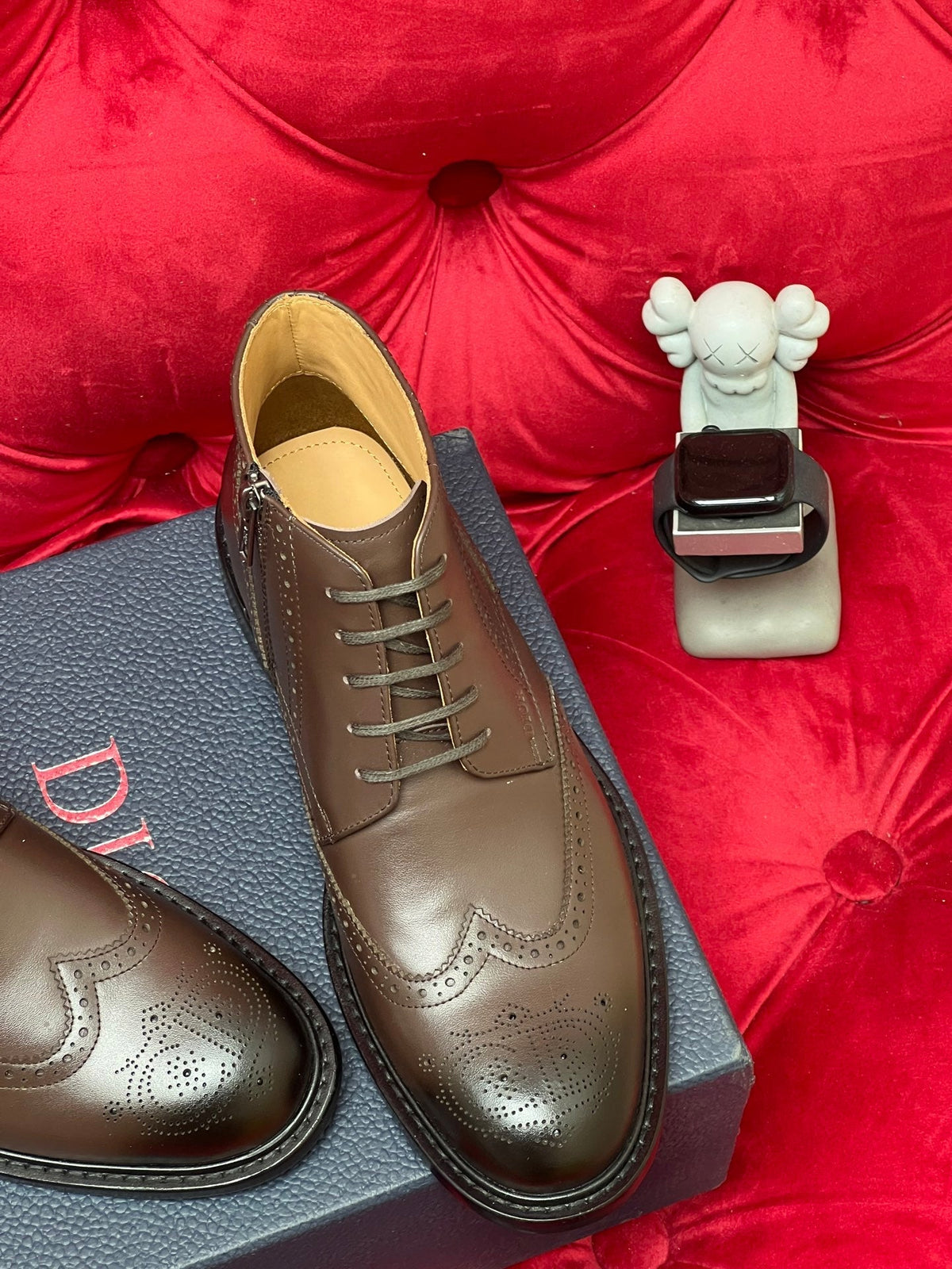 CD leather shoes
