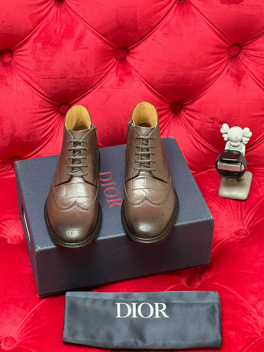 CD leather shoes