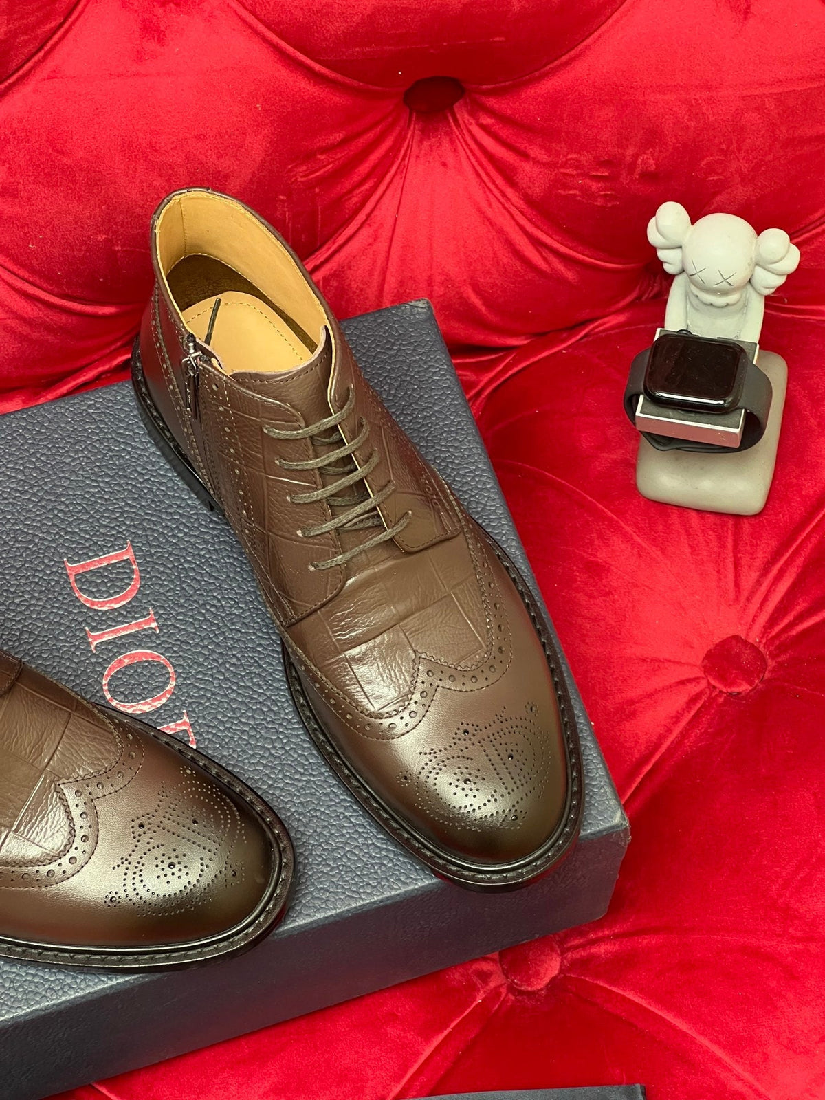CD leather shoes