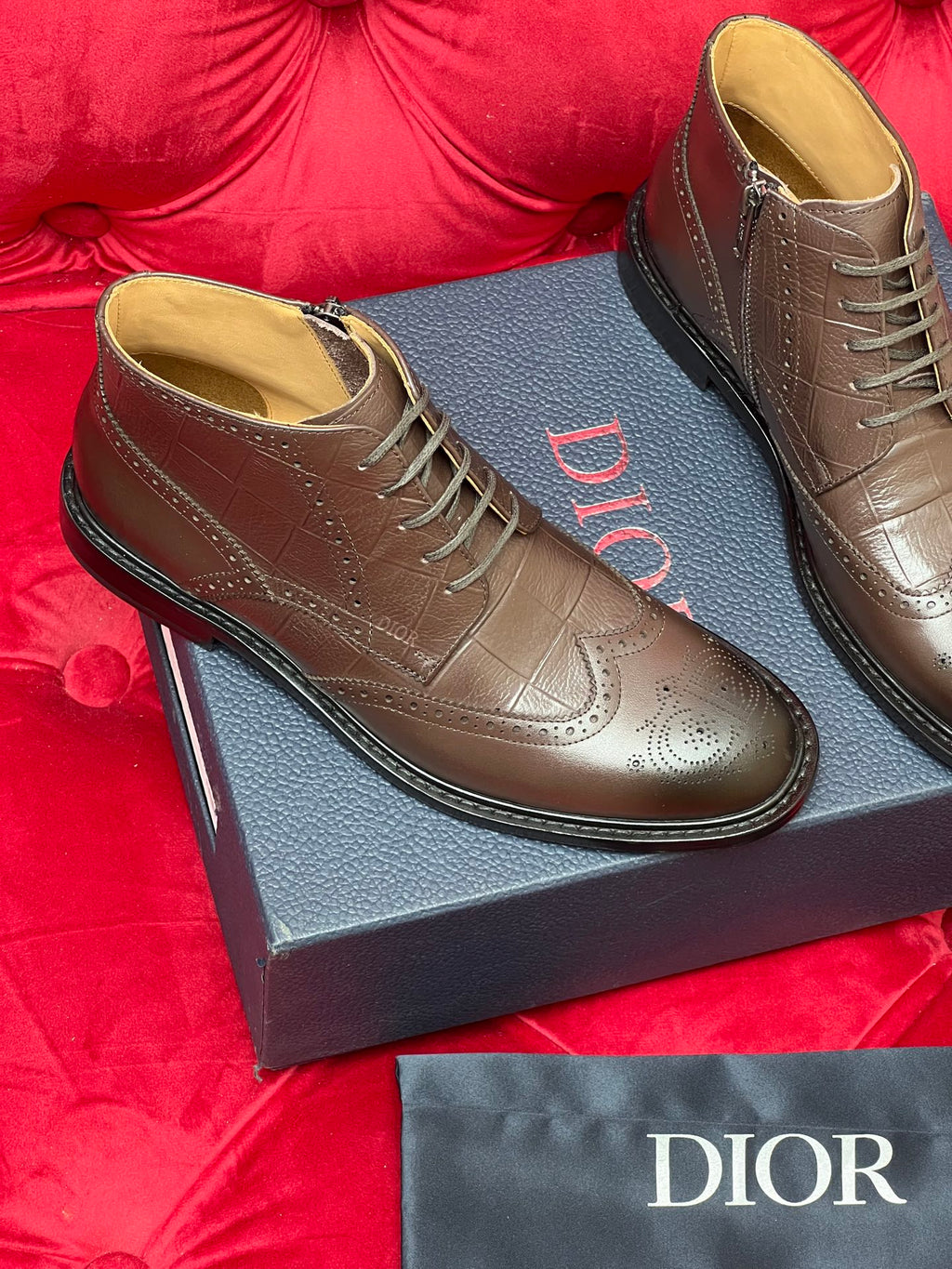 CD leather shoes