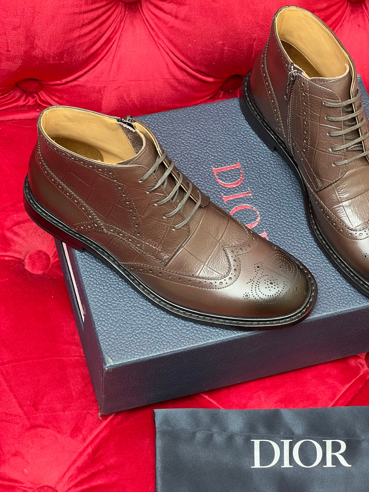 CD leather shoes