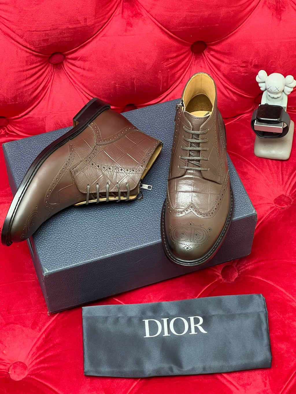 CD leather shoes