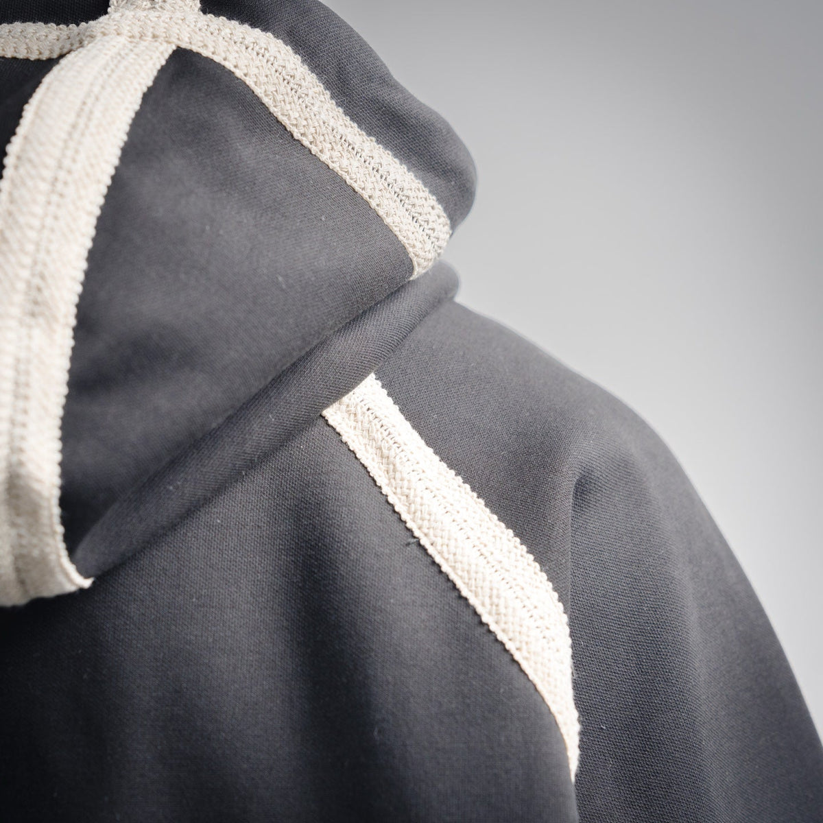 Loe 25fw embroidered jacket