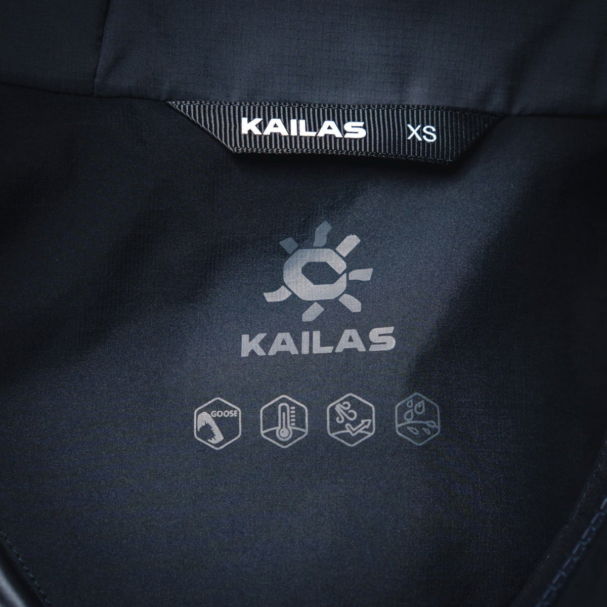 Kaila 25fw windprood jacket