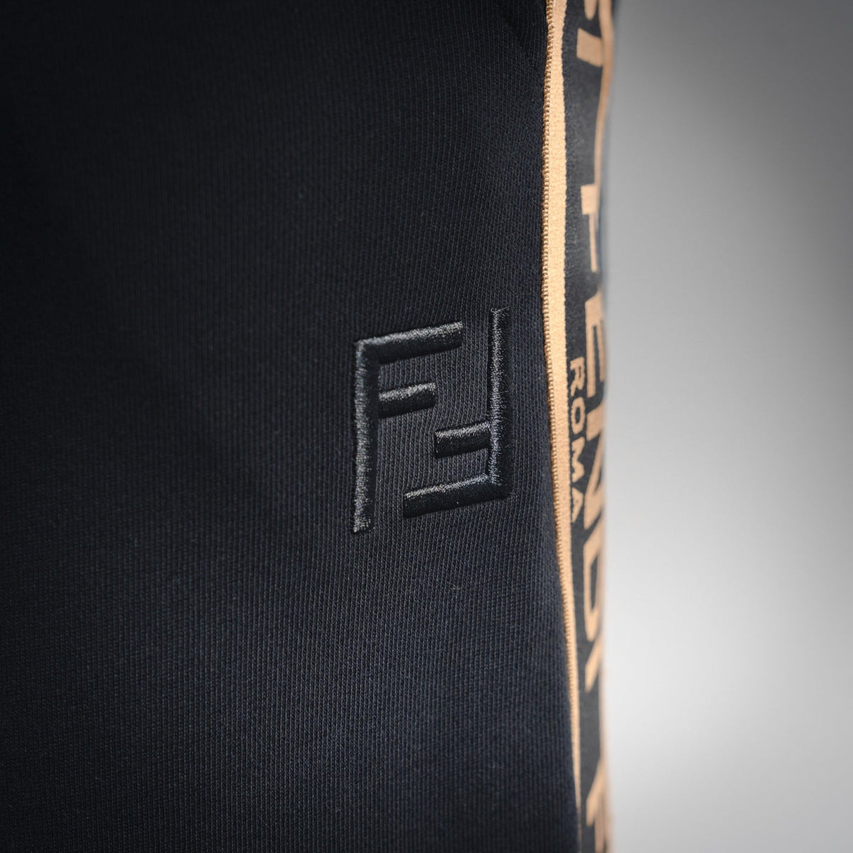 Fend 25fw embroidered pants
