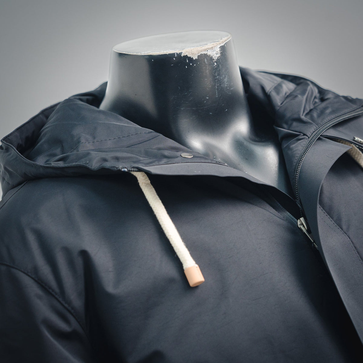 Loe 25fw down jacket