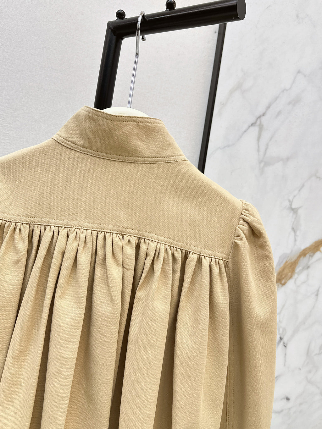 Stand-up collar cropped jacket