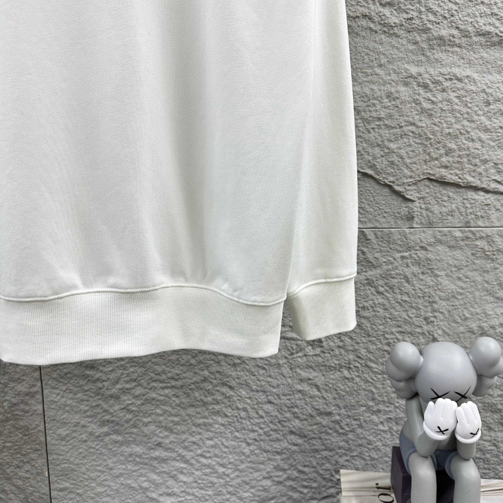 Early Autumn to Winter New Arrivals: Embroidered Long Sleeve Sweatshirt