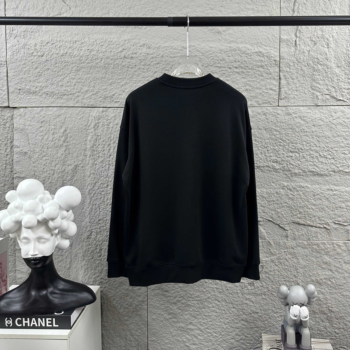 Early Autumn to Winter New Arrivals: Embroidered Long Sleeve Sweatshirt