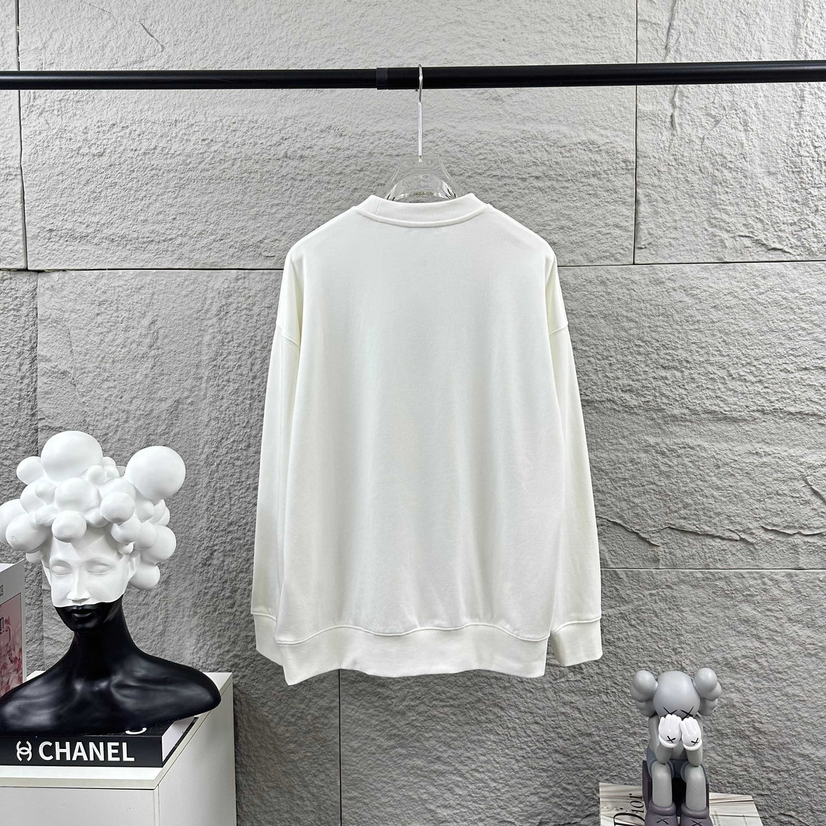 Early Autumn to Winter New Arrivals: Embroidered Long Sleeve Sweatshirt