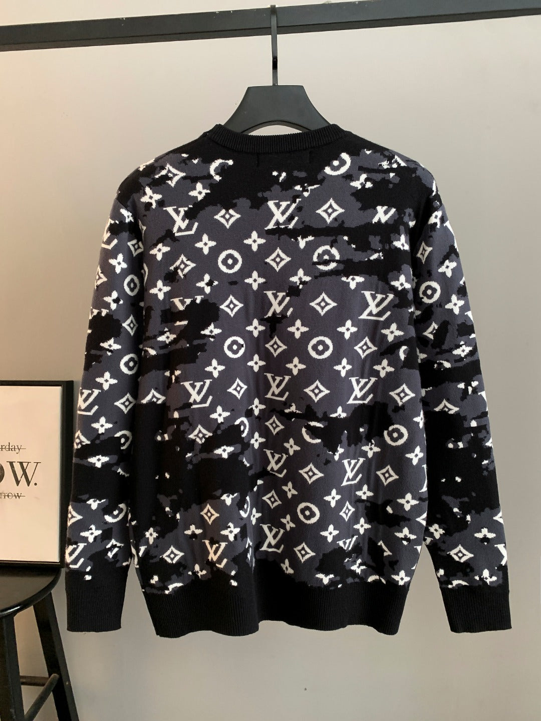 26 gradient mohair jacquard letter Y-neck cardigan