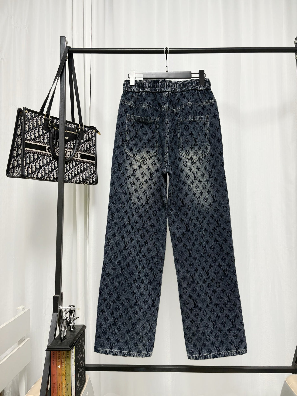 26 full print velvet long flower and velvet wide leg jeans ✨