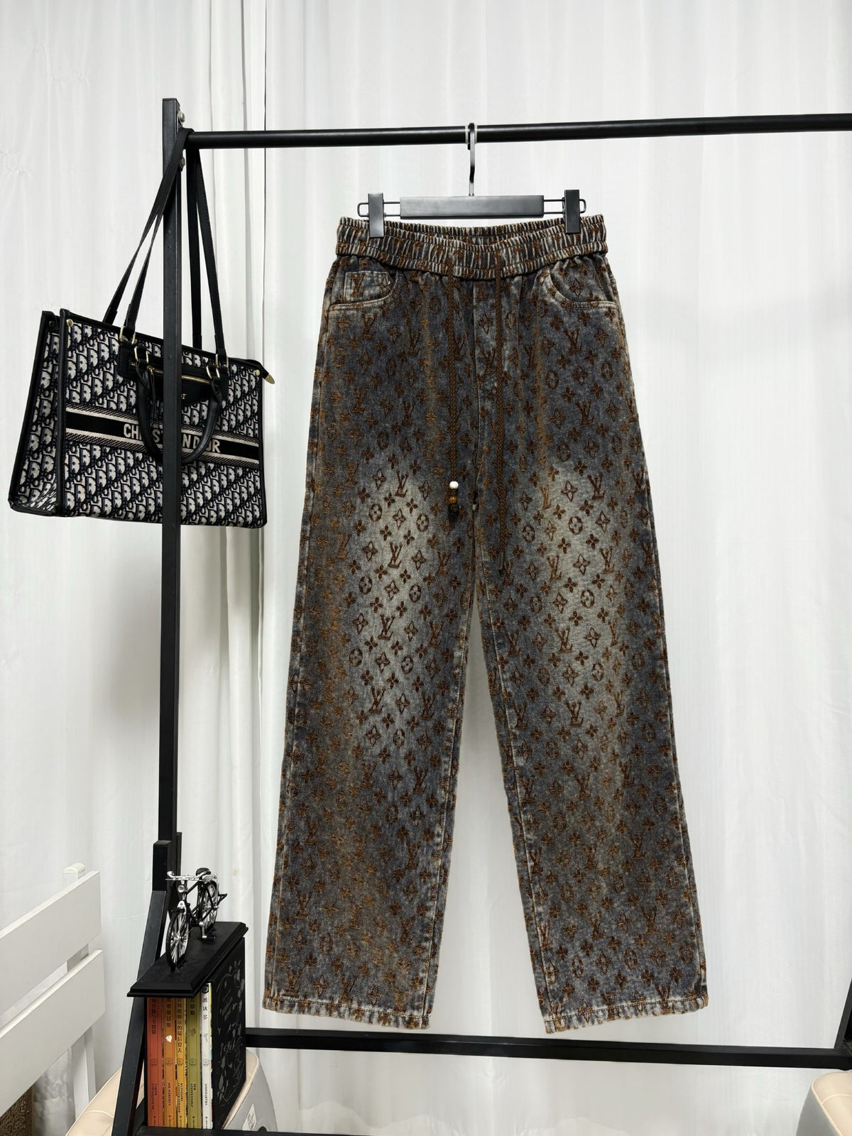 26 full print velvet long flower and velvet wide leg jeans ✨