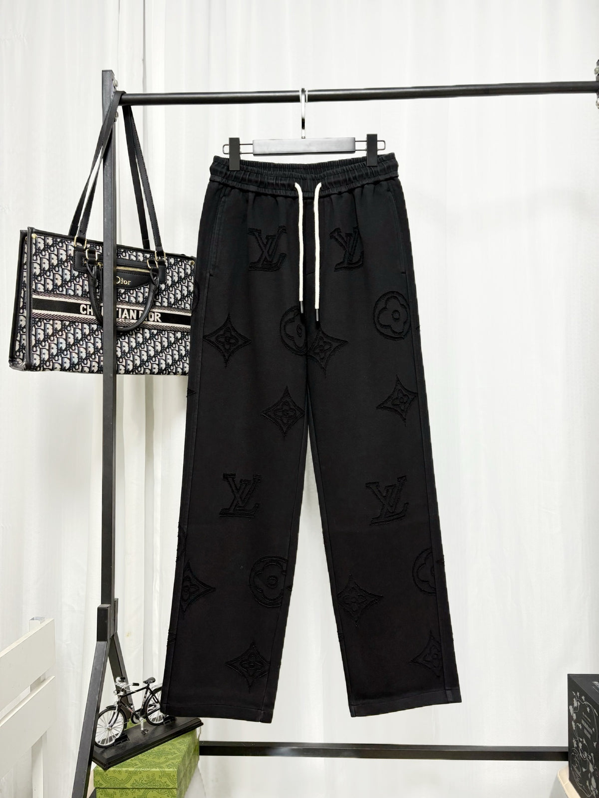 26 Full of floral sanitary pants