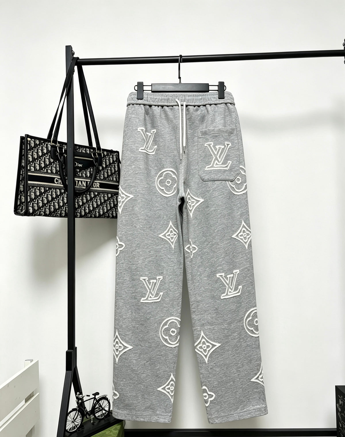 26 Full of floral sanitary pants