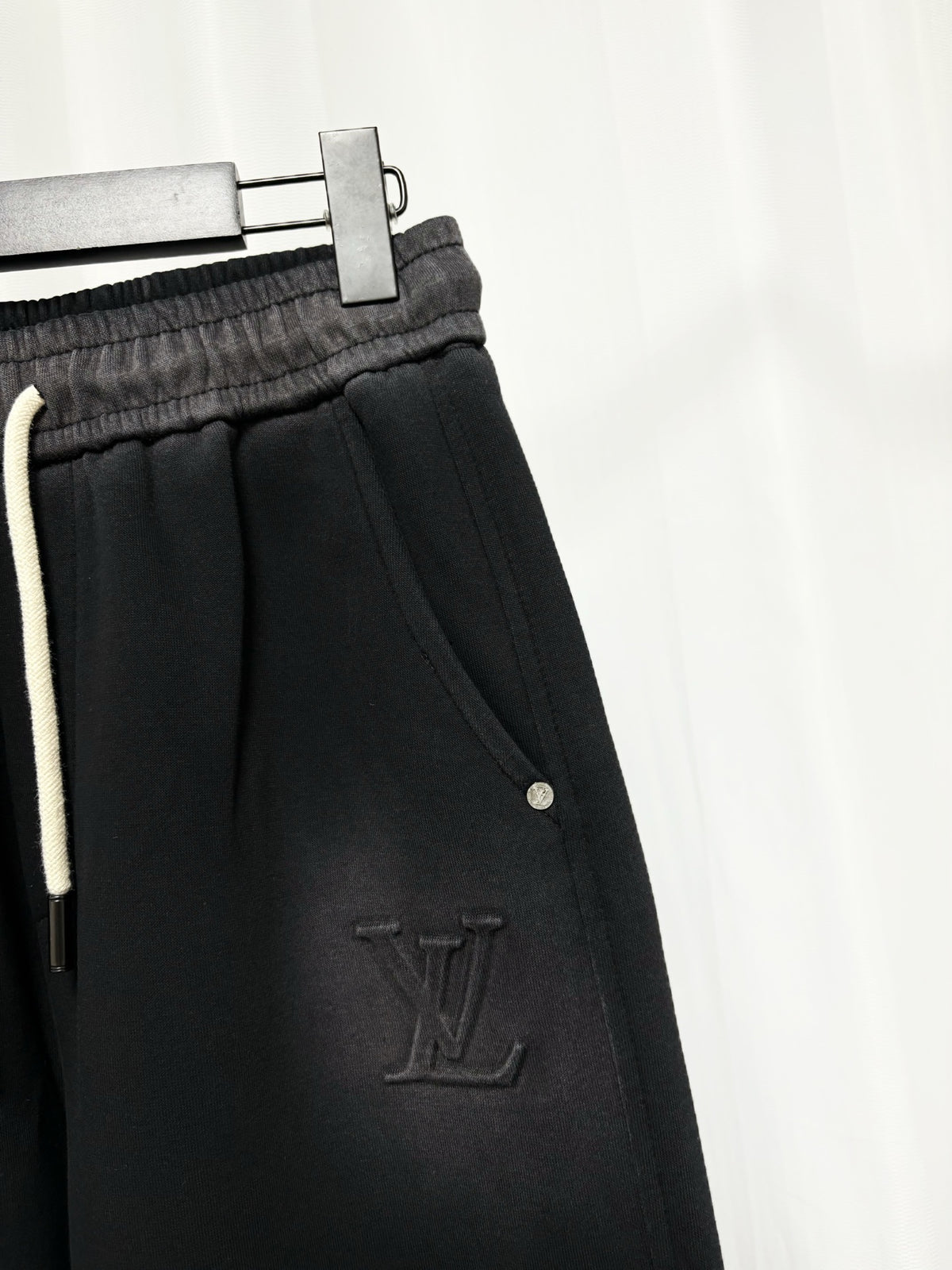26 Washed black sweatpants