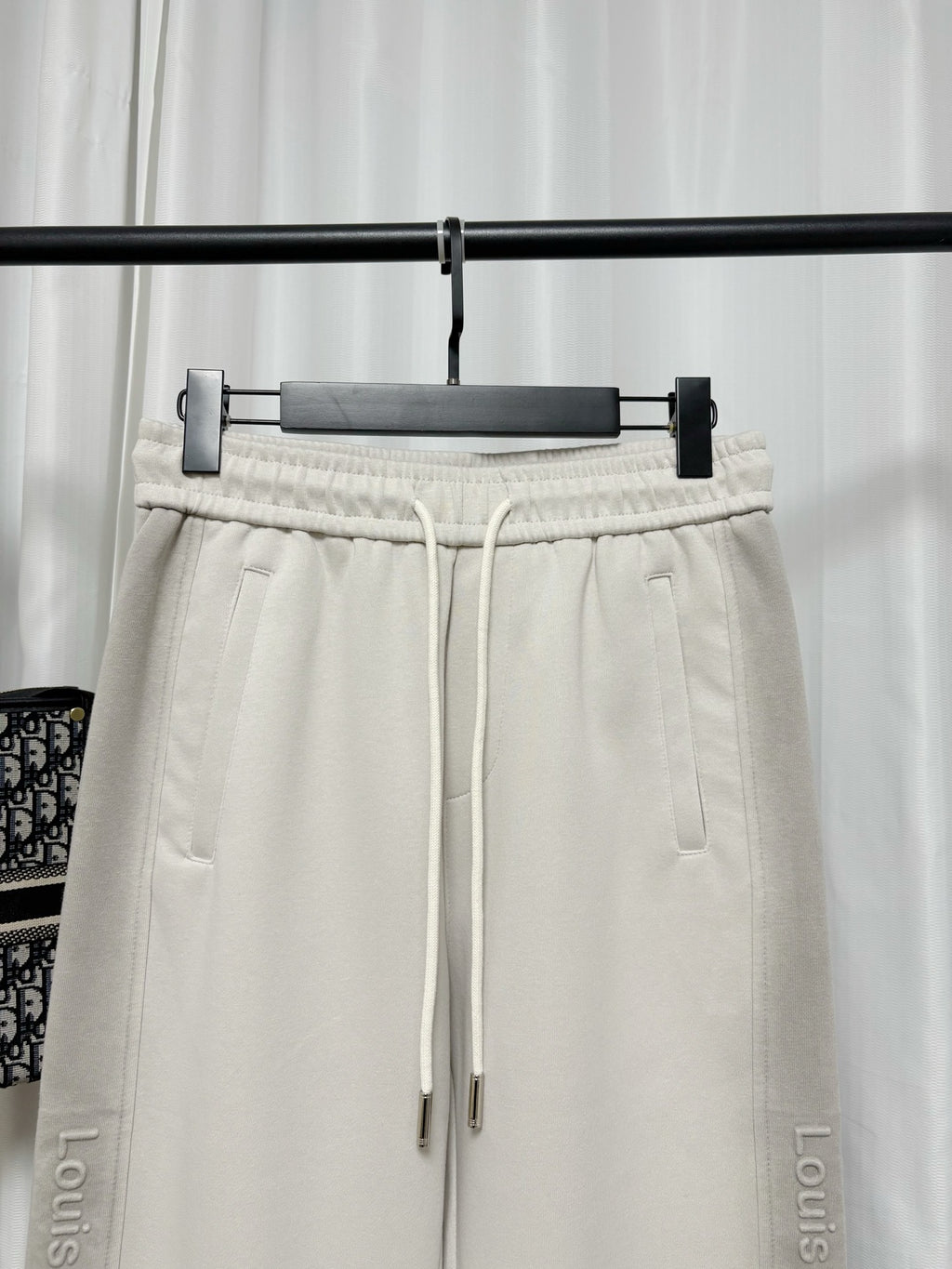 26 Embossed concave convex straight leg sweatpants,