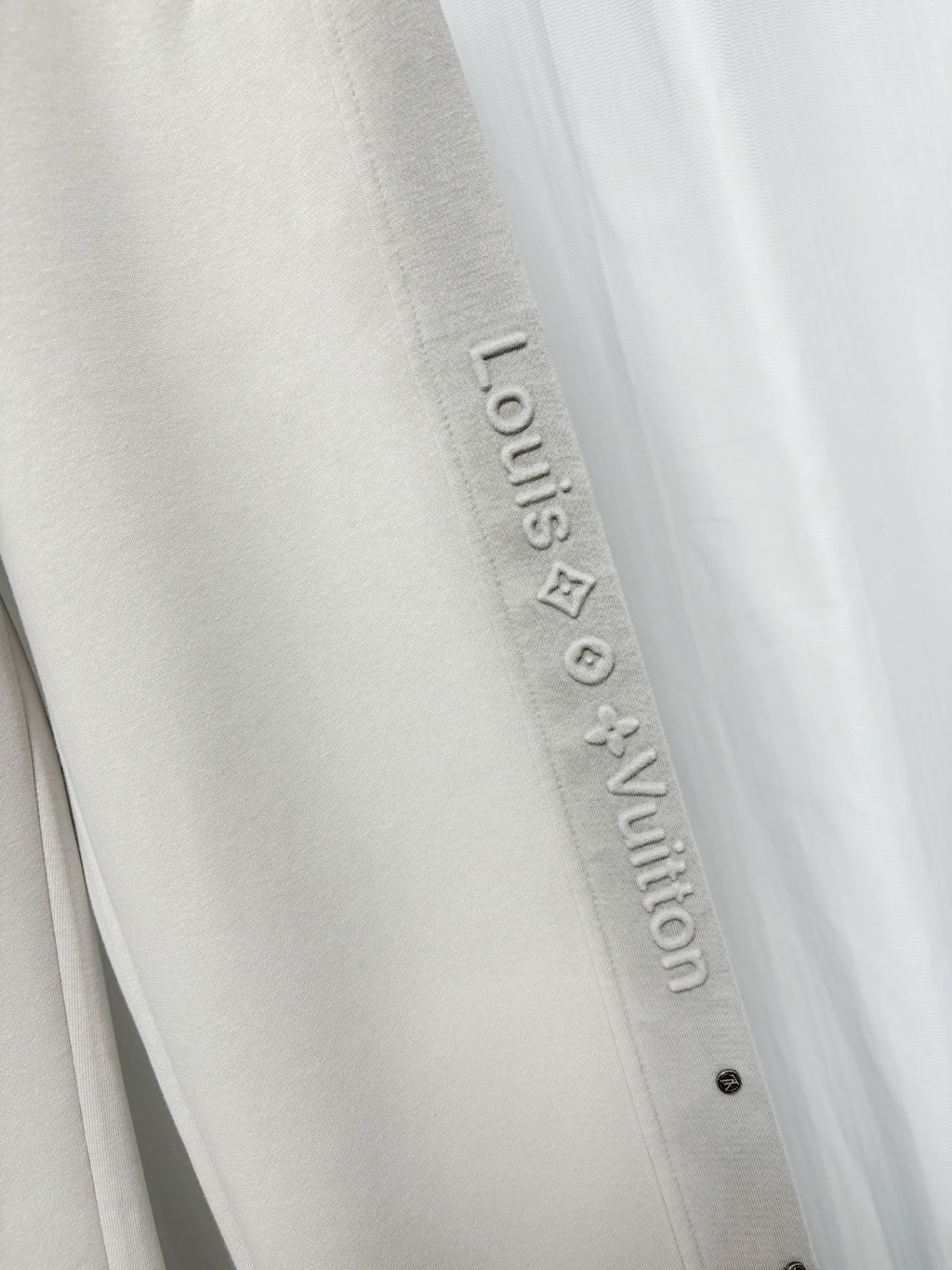 26 Embossed concave convex straight leg sweatpants,