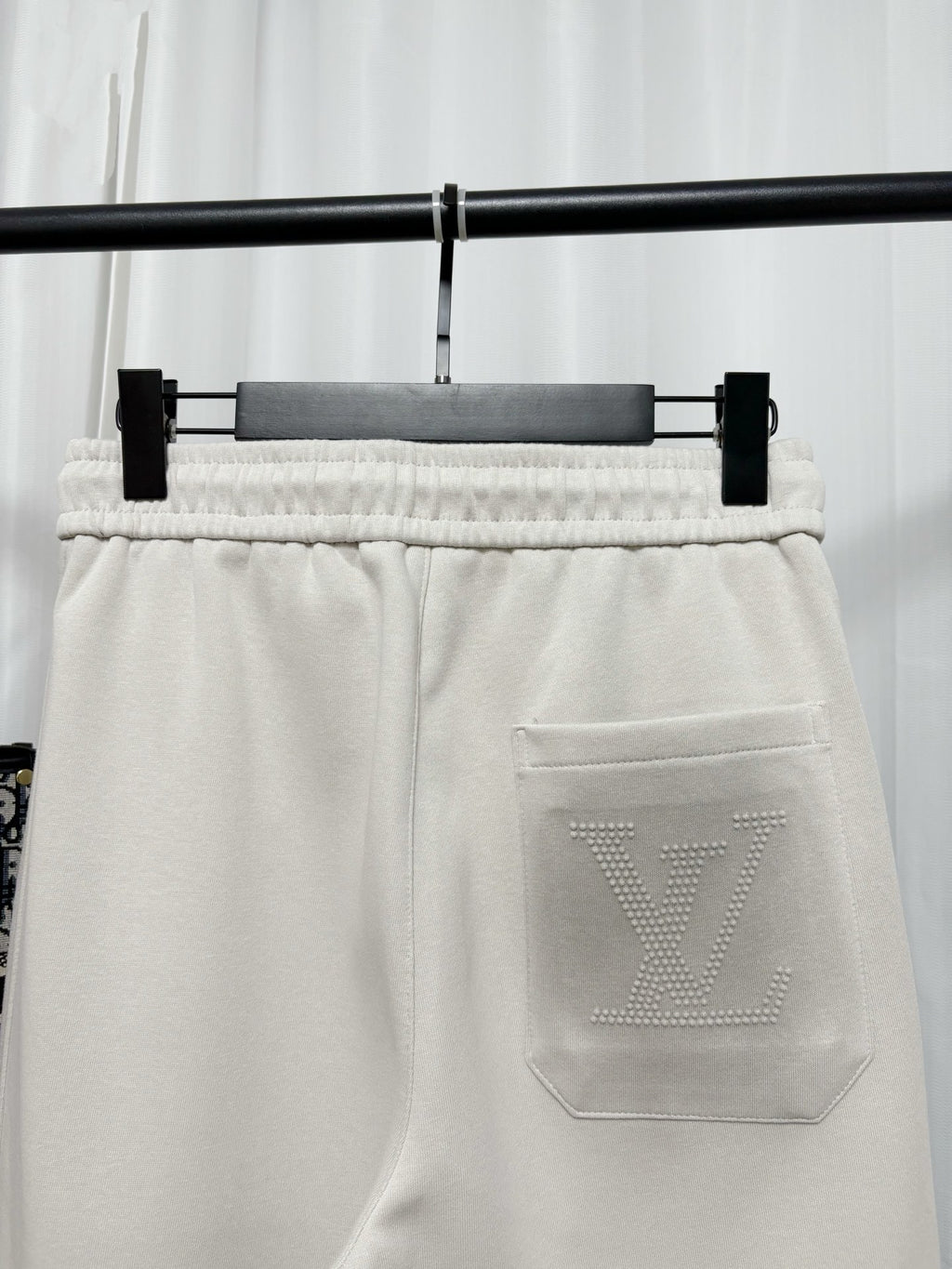 26 Embossed concave convex straight leg sweatpants,