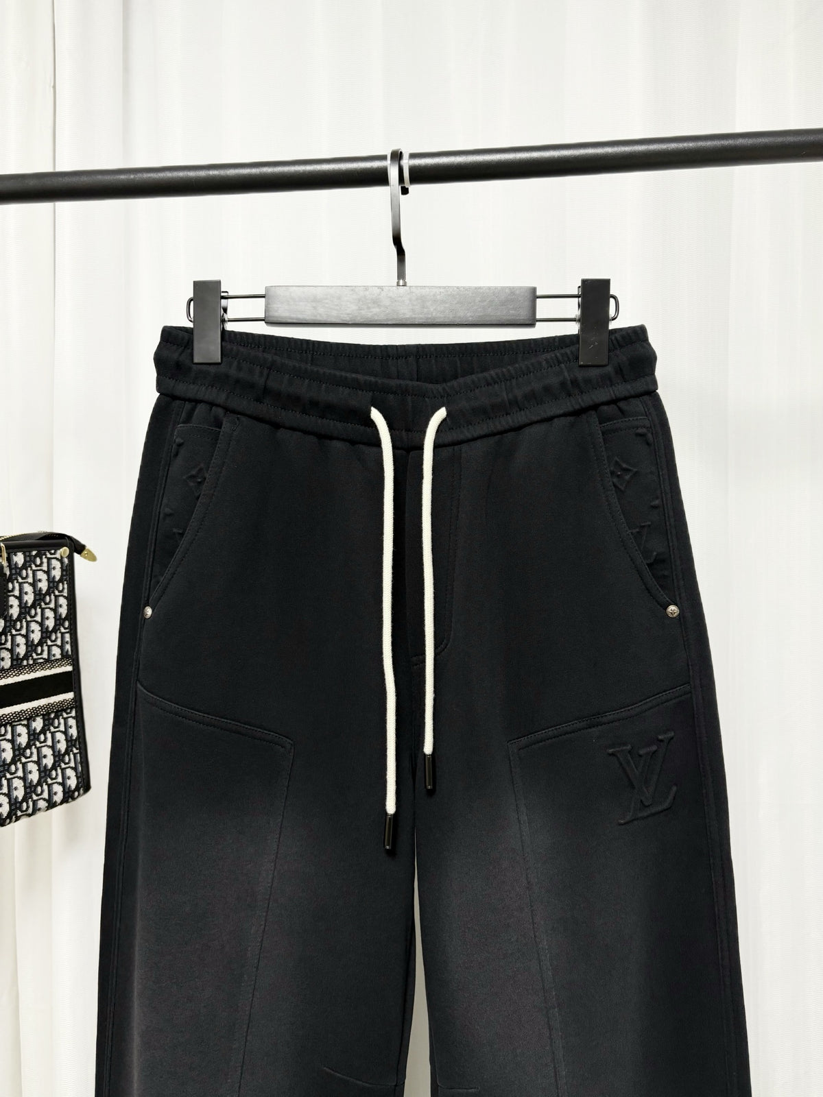 26 Embossed sweatpants ✨