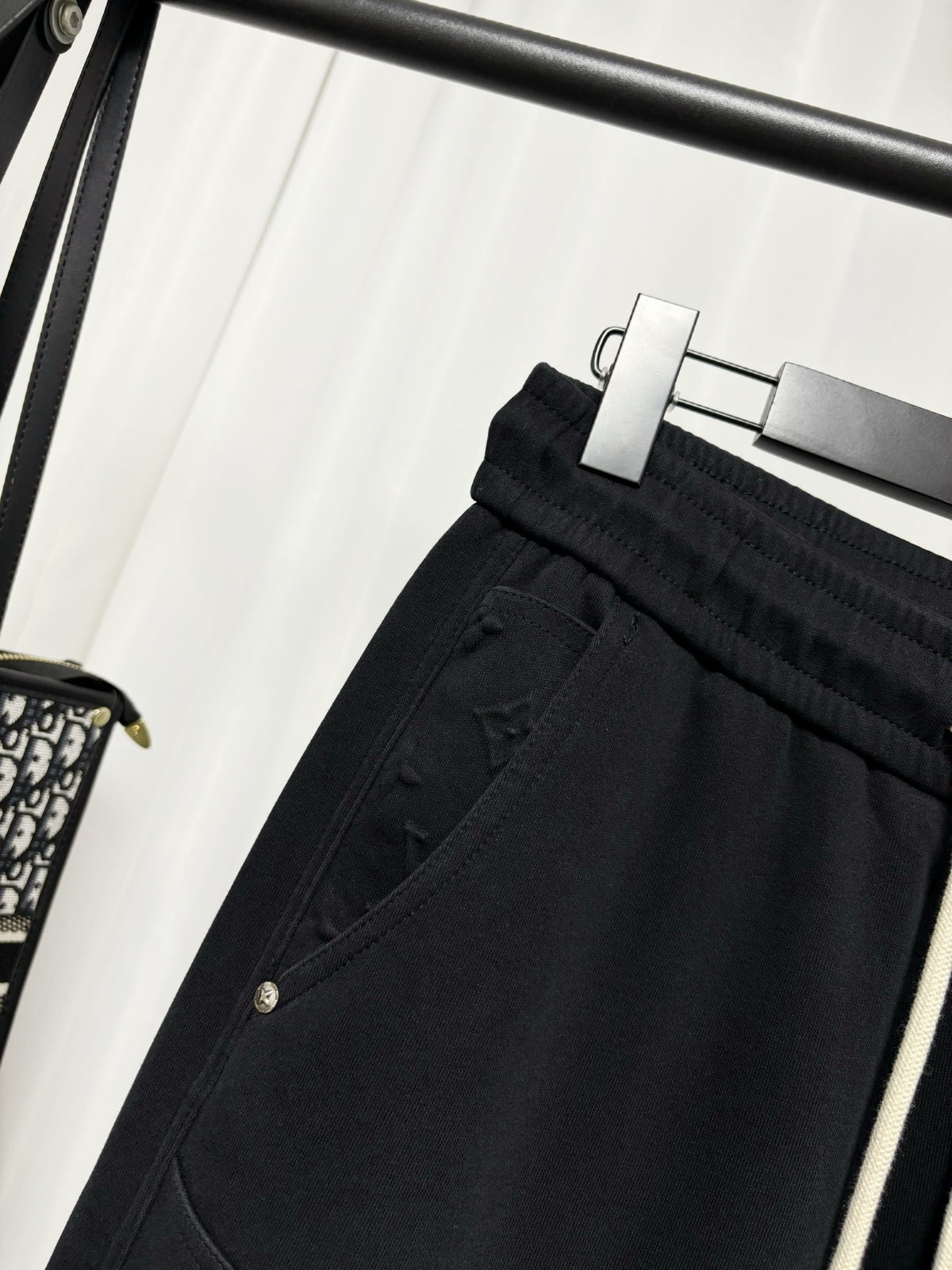 26 Embossed sweatpants ✨