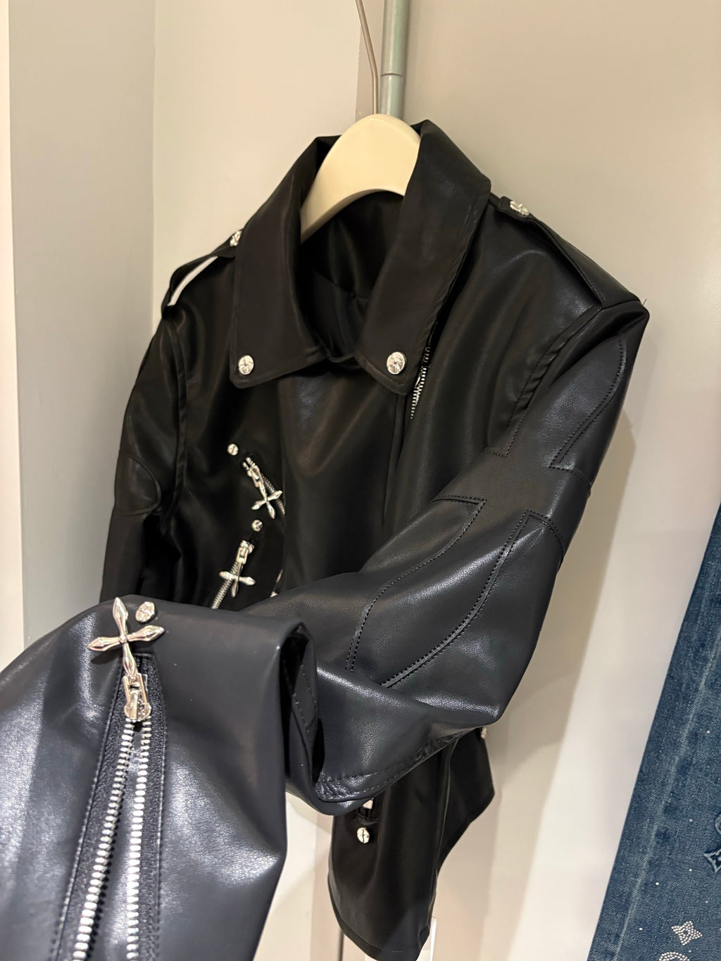 Design sense heavy zipper short leather jacket