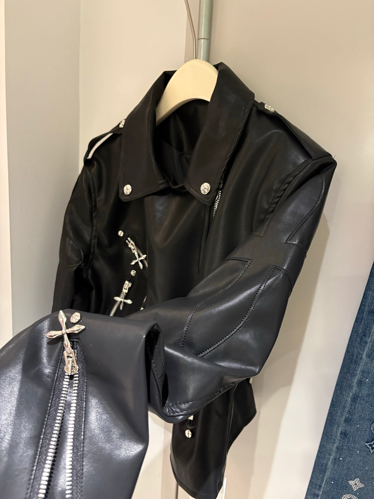 Design sense heavy zipper short leather jacket