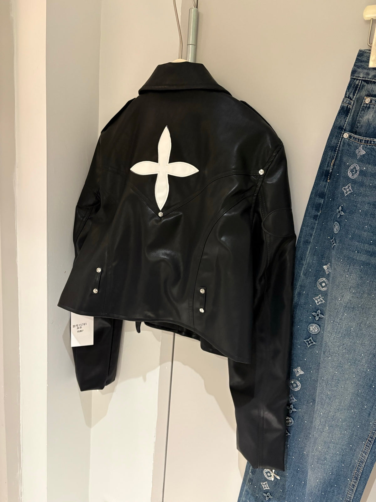 Design sense heavy zipper short leather jacket