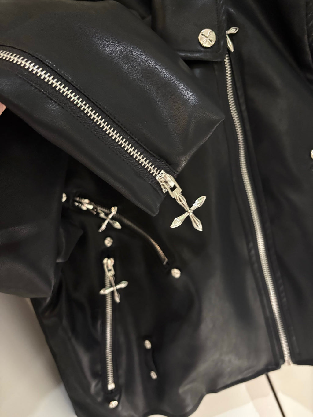 Design sense heavy zipper short leather jacket