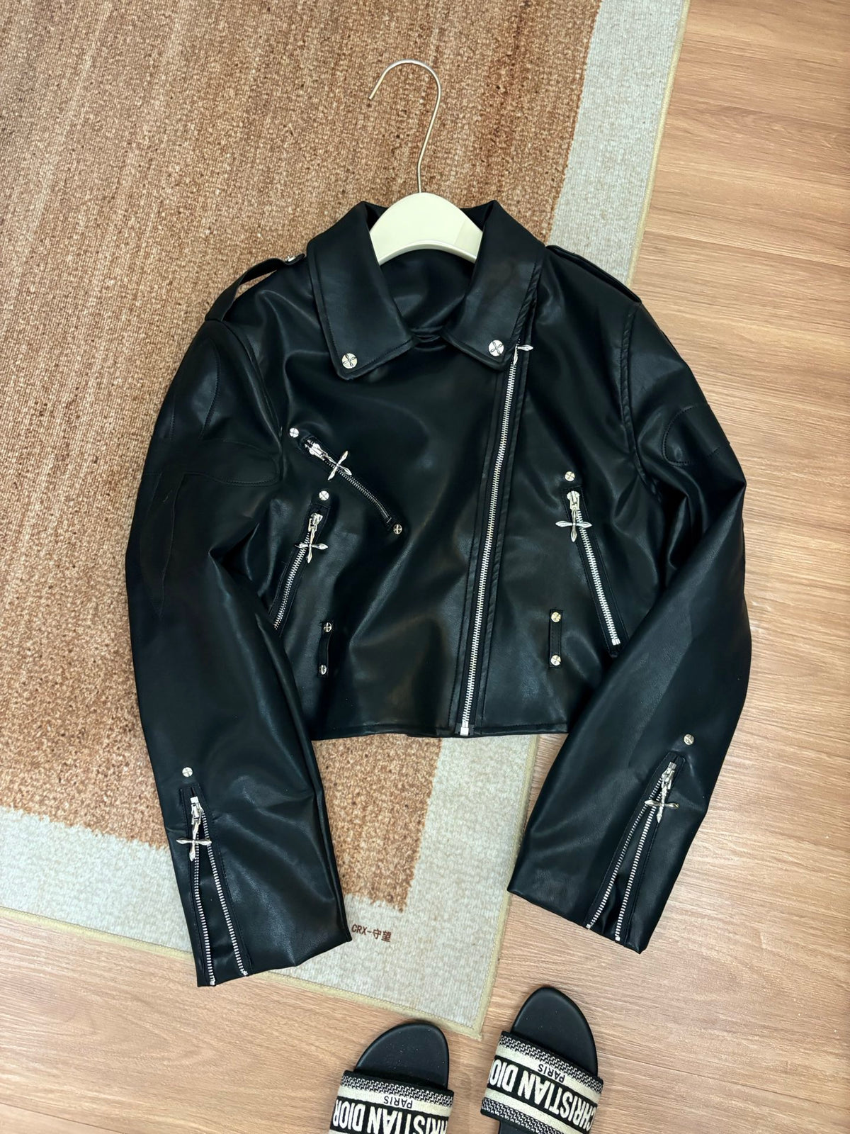 Design sense heavy zipper short leather jacket