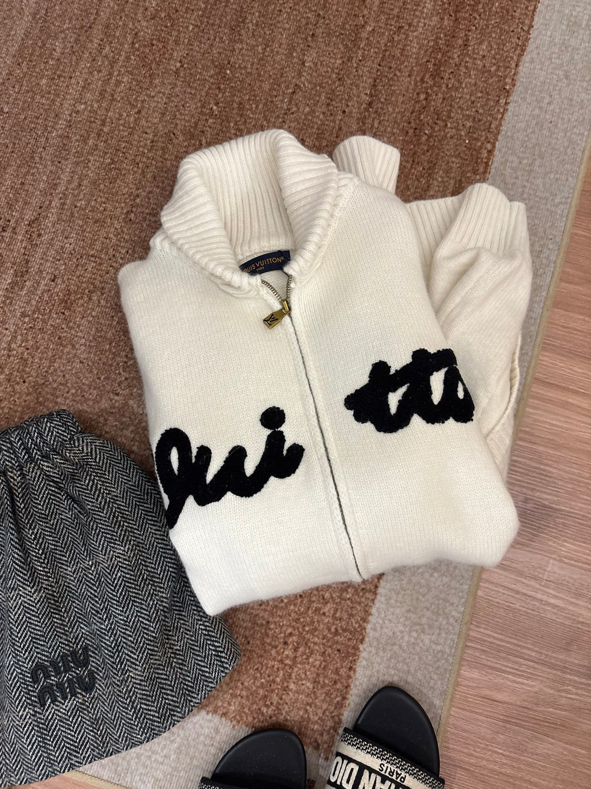 Small lapel letter jacquard knitted cardigan